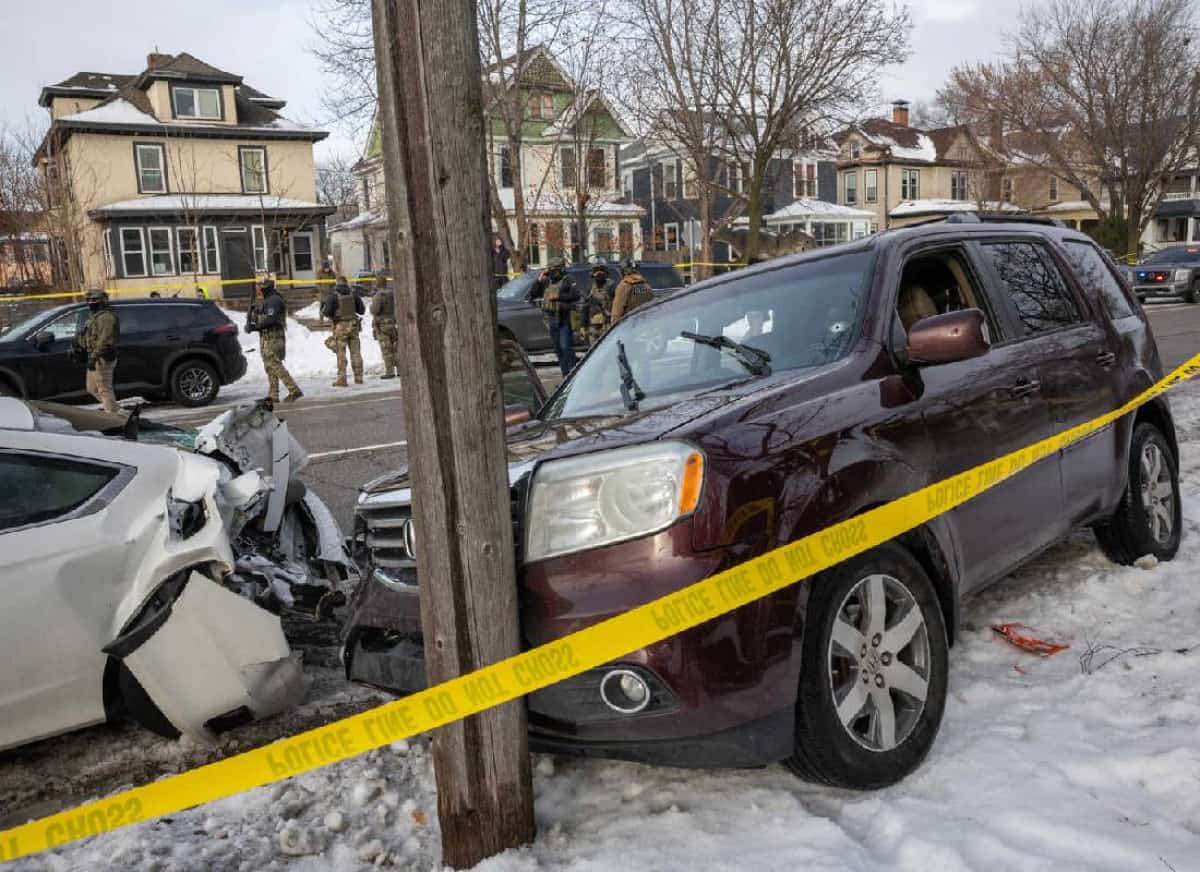ירי של סוכן רשות ההגירה והמכס במינאפוליס: אישה נהרגה – והעיר מתפוצצת מזעם